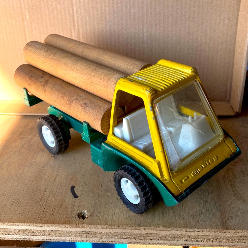 HUBLEY GABRIEL LOGGING TRUCK WITH 5 LOGS PLAYED WITH